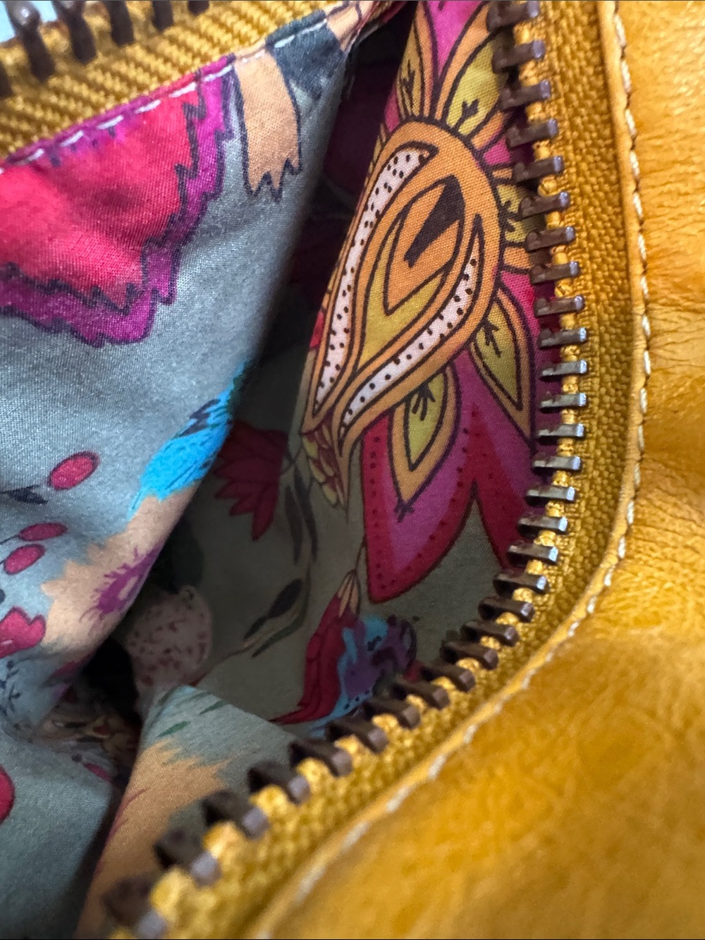 Latico Leather Shoulder Bag Butter Yellow Slouchy Multi Zip Pocket Purse - Picture 8 of 16